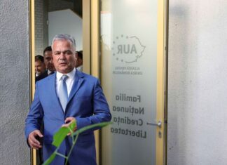 Adrian Veştea, la plecarea de la sediul AUR: Am deschidere pentru orice solicitare care poate duce la o mai bună guvernare