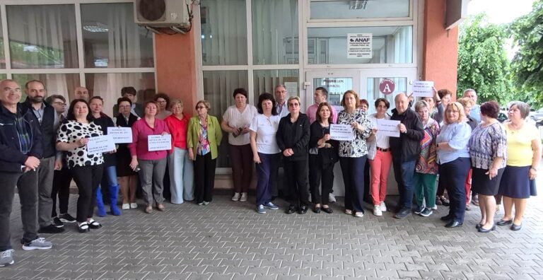 Proteste masive în toată ţara ale angajaţilor Fiscului