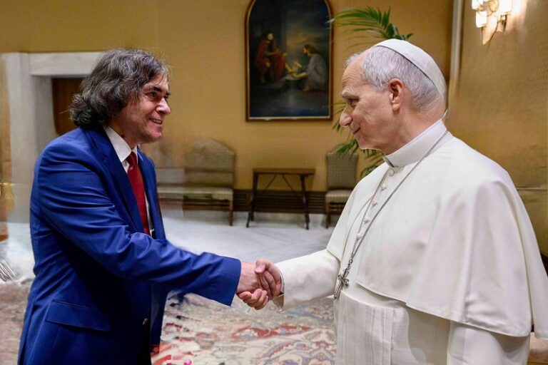 Mircea Cărtărescu, printre scriitorii invitați de Papa Leon al XIV-lea la Vatican