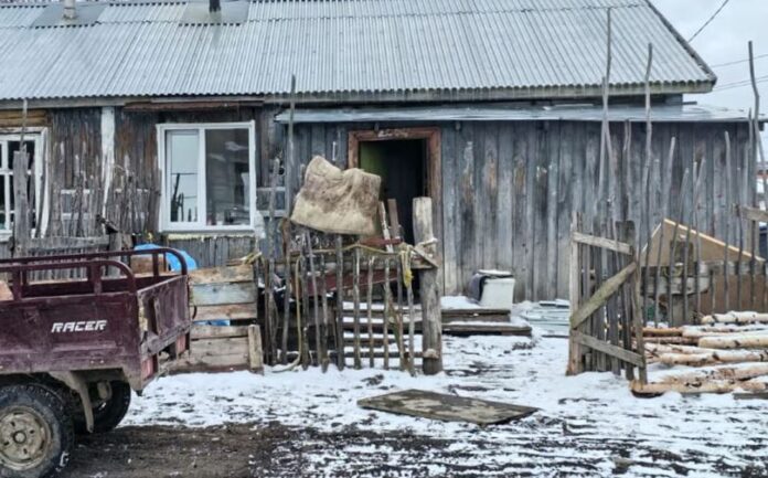 Case care se prăbușesc, urși pe străzi și datorii paralizante la alimente. Iată primul „Sat de valoare militară” din Rusia