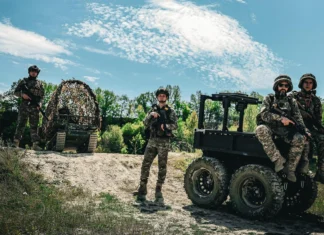 Războiul roboților. Cum s-a transformat frontul din Ucraina într-un poligon pentru vehicule terestre fără pilot