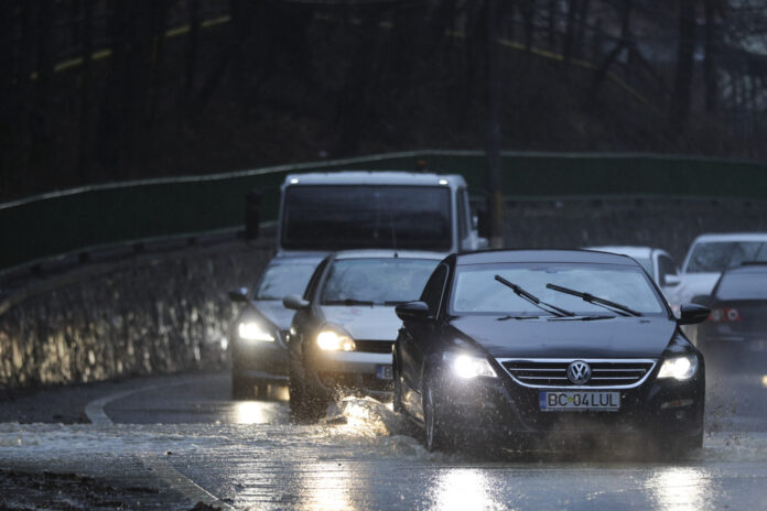 PRAHOVA - TRAFIC INGREUNAT - PLOI