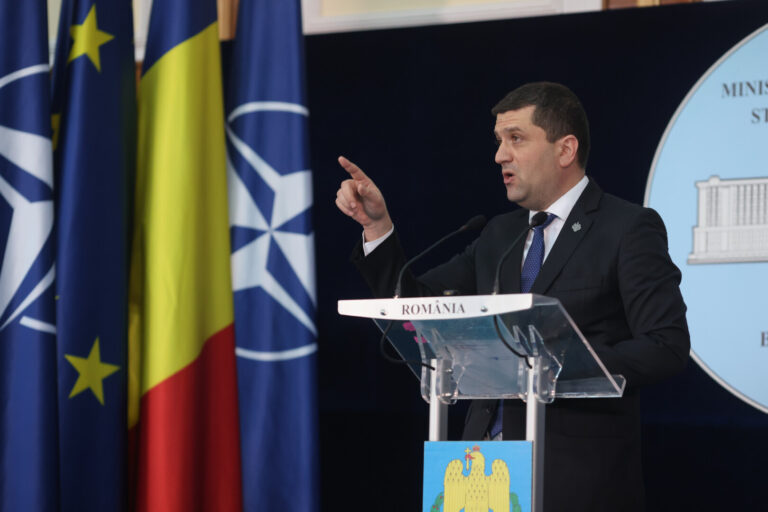 Radu Miruță: Două firme din Slatina au livrat Armatei Române containere de campare neconforme
