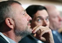 Un oligarh de top rupe tăcerea