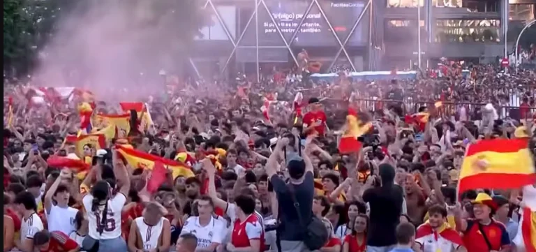 VIDEO | Două milioane de oameni au sărbătorit la Madrid noua campioană mondială Spania