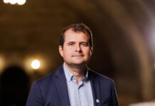 Guvernul condus de Vasile Tofan a primit votul de încredere din partea Parlamentului Republicii Moldova. Lista miniştrilor